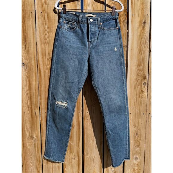 Levi's Premium Women's Dark Wash Quality Denim Paperbag Tapered Mom Jeans Sz 25 - Picture 1 of 6